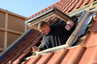 Pose de fenêtres de toit Velux à Lespugue